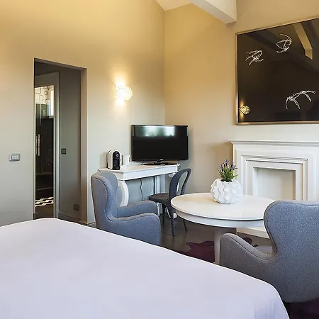 Pepoli9 Design Suites Rome 2*