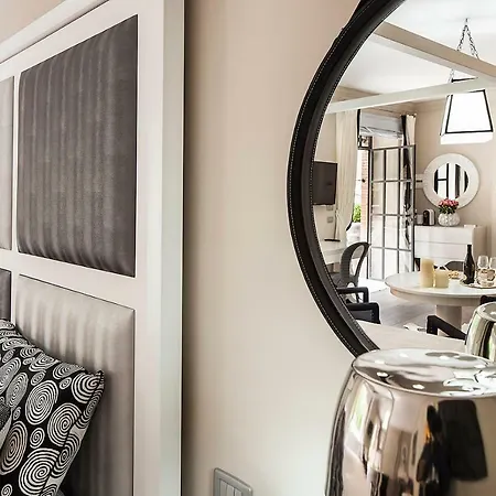 Pepoli9 Design Suites Rome Guest house 2*
